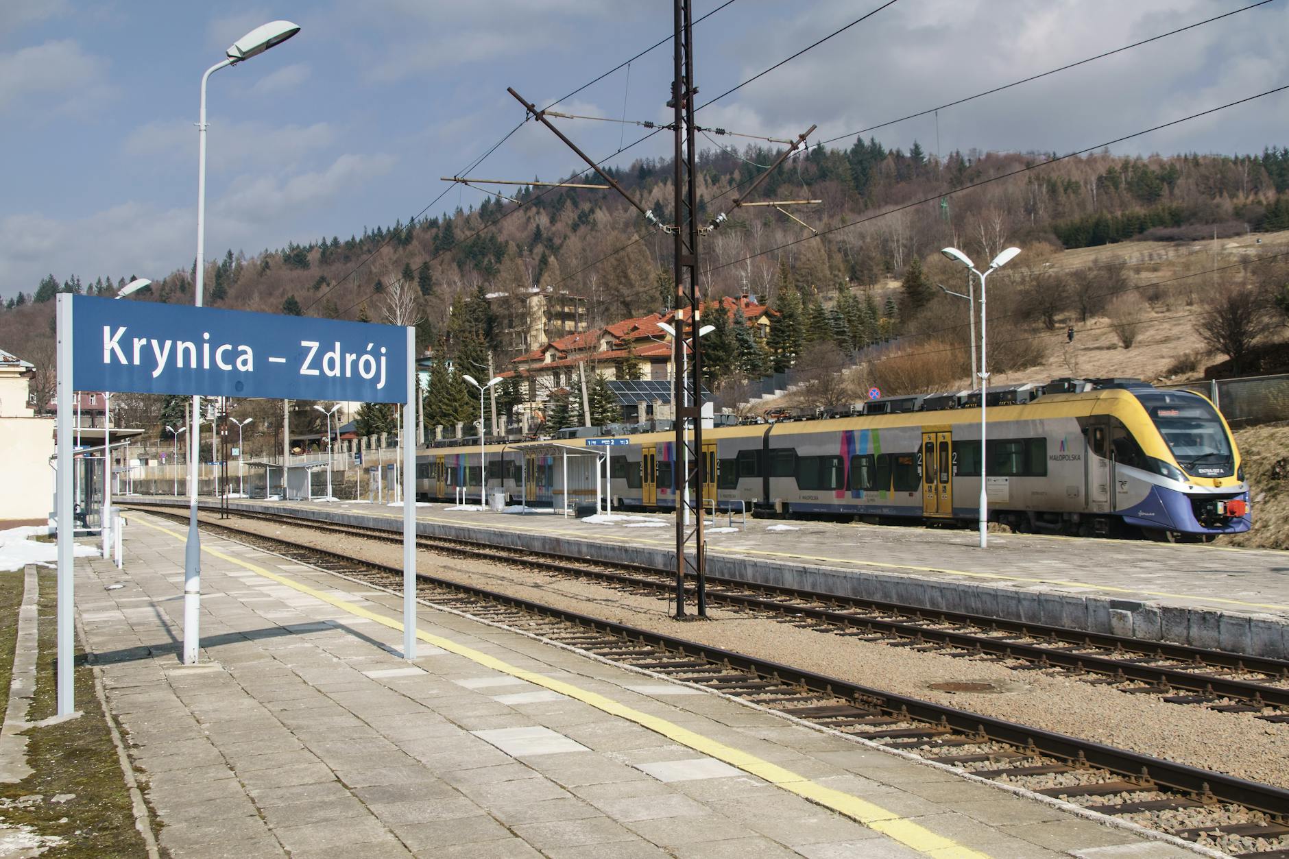 Uczestnicy Forum Ekonomicznego w Karpaczu dyskutują o przyszłości rynku pracy i wyzwaniach.